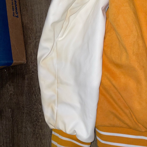 Blac Leaf Jacket - Picture 5 of 6